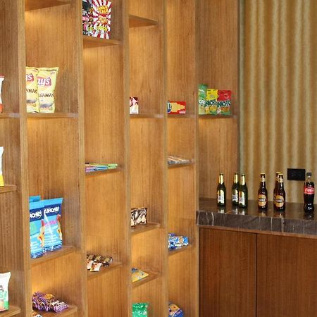 Holiday Inn - Quito Airport By Ihg Tababela Eksteriør billede A typical vending machine in a Japanese hotel