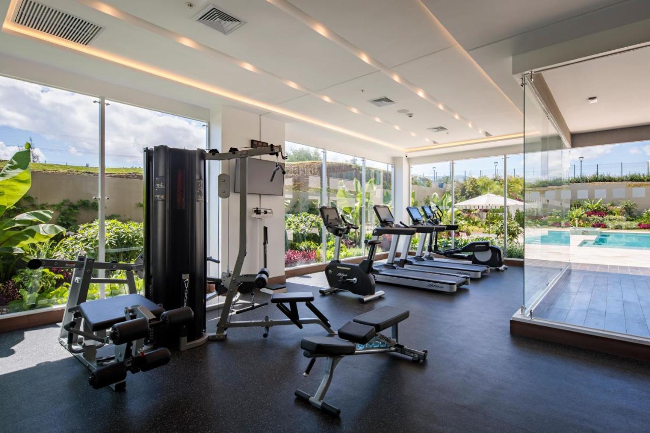 Holiday Inn - Quito Airport By Ihg Tababela Eksteriør billede The gym at the hotel