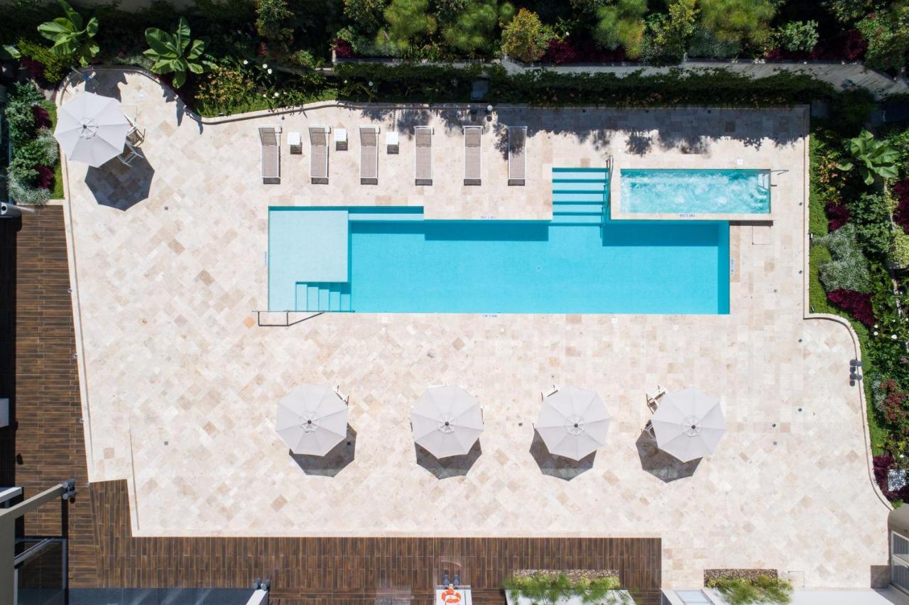 Holiday Inn - Quito Airport By Ihg Tababela Eksteriør billede Aerial view of the pool
