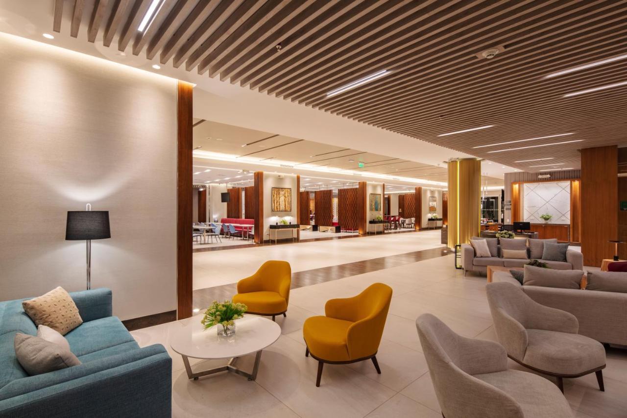 Holiday Inn - Quito Airport By Ihg Tababela Eksteriør billede The lobby of the hotel