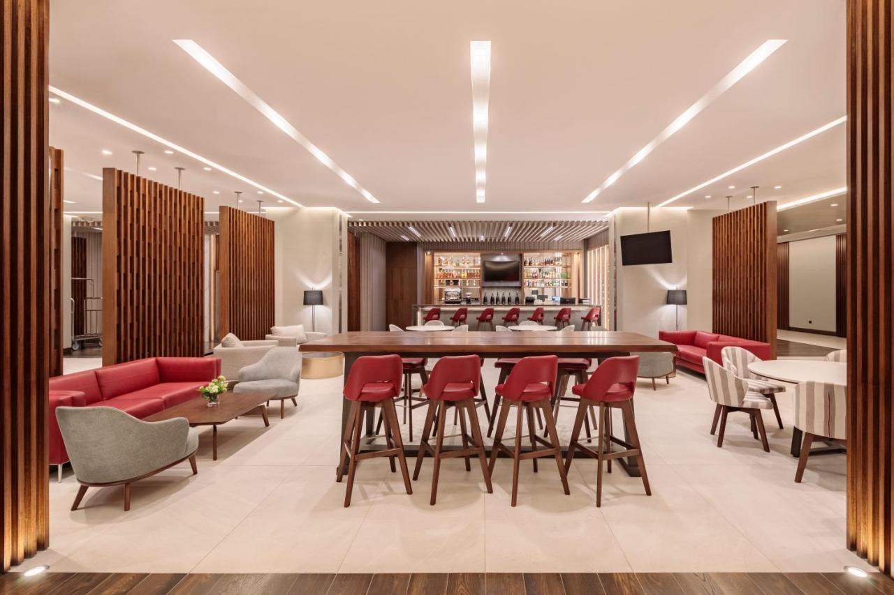Holiday Inn - Quito Airport By Ihg Tababela Eksteriør billede The lounge at the airport