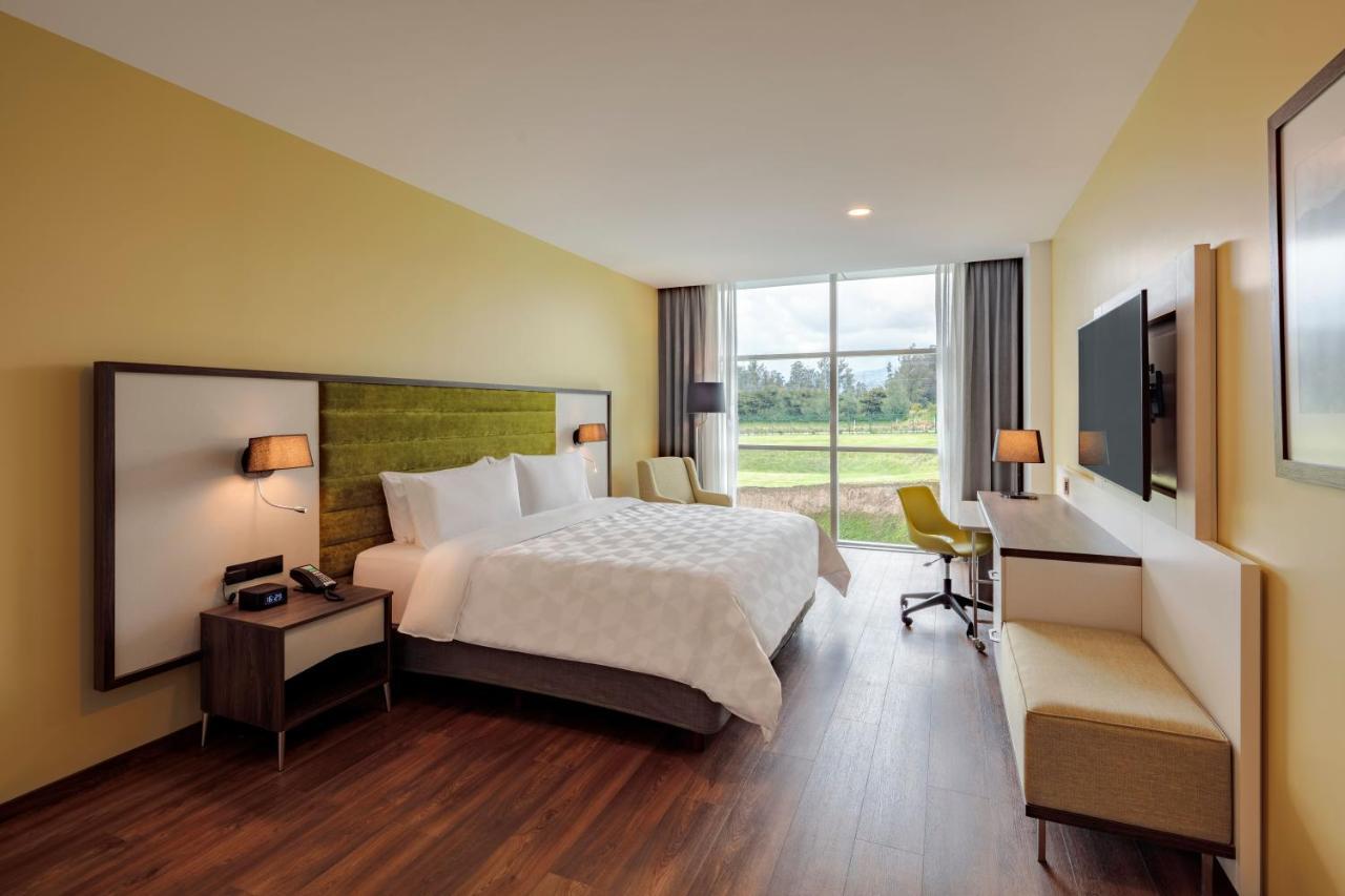 Holiday Inn - Quito Airport By Ihg Tababela Eksteriør billede A typical room at the hotel