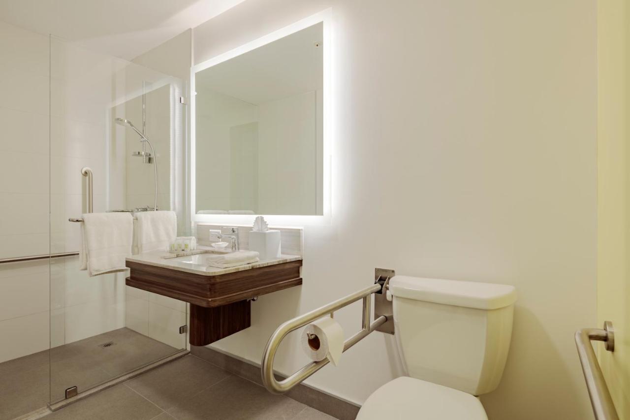 Holiday Inn - Quito Airport By Ihg Tababela Eksteriør billede Bathroom