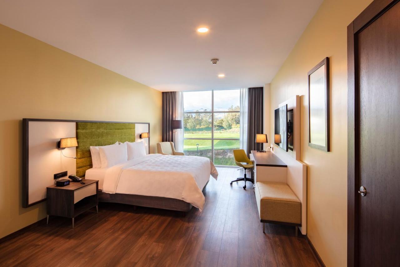 Holiday Inn - Quito Airport By Ihg Tababela Eksteriør billede A typical room at the hotel